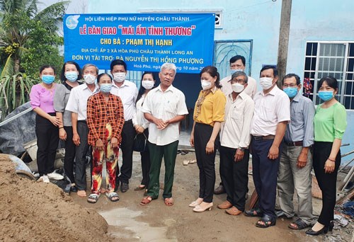 Mang yêu thương đến với người nghèo Long An