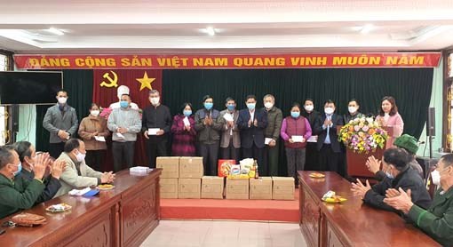 Mặt trận Tổ quốc tỉnh Hà Giang tiếp nhận 1.500 suất quà từ thiện