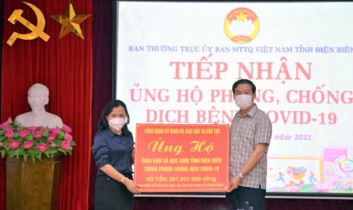 Ủy ban MTTQ Việt Nam tỉnh Điện Biên tiếp nhận hơn 1 tỷ đồng ủng hộ phòng, chống dịch Covid-19