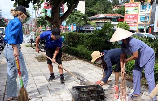 Ủy ban MTTQ Việt Nam tỉnh Điện Biên góp phần tạo diện mạo đô thị văn minh, nông thôn mới khang trang, sạch đẹp.