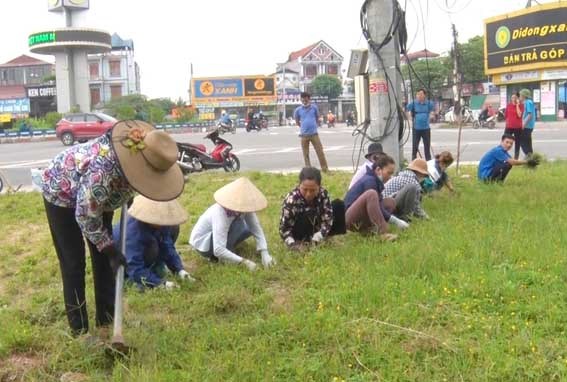 Ủy ban MTTQ huyện Phú Bình (Thái Nguyên): Ra quân vệ sinh môi trường tại các xã, thị trấn