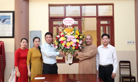 Ủy ban MTTQ tỉnh Bà Rịa – Vũng Tàu thăm, tặng quà các cơ sở Phật giáo nhân dịp lễ Vu lan