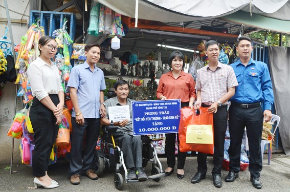 Ủy ban MTTQ Việt Nam TP.Vũng Tàu: Hỗ trợ sinh kế cho 2 người khuyết tật
