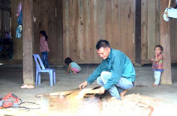 Linh Phú chăm lo đời sống đồng bào dân tộc Mông