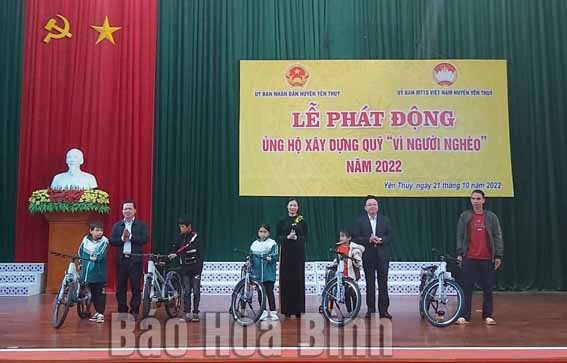 Huyện Yên Thủy (Hòa Bình) phát động ủng hộ xây dựng Quỹ Vì người nghèo năm 2022