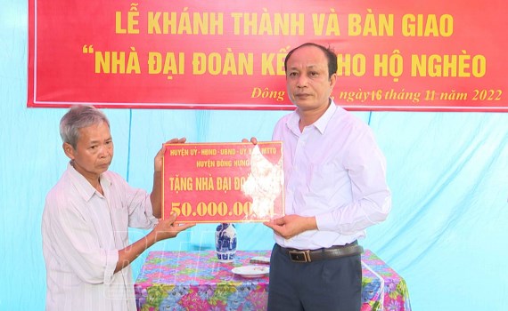 Thái Bình: Khánh thành, bàn giao nhà Đại đoàn kết cho hộ nghèo ở xã Đông Hoàng