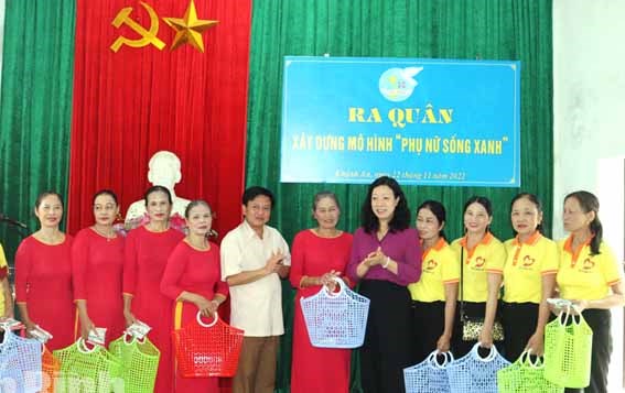 Hội liên hiệp Phụ nữ tỉnh Ninh Bình ra quân bảo vệ môi trường