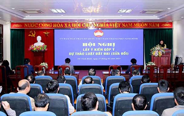 Ủy ban MTTQ Thành phố Ninh Bình lấy ý kiến góp ý dự thảo Luật Đất đai (sửa đổi)