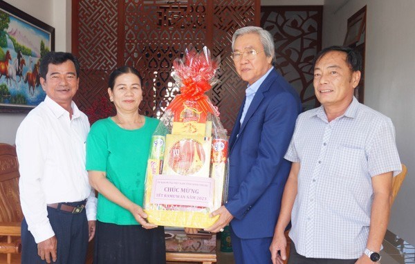 Ủy ban MTTQ tỉnh Ninh Thuận thăm các chức sắc, người Chăm theo Hồi giáo Bàni, Islam năm 2023