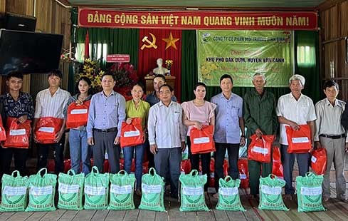 Ủy ban MTTQ tỉnh Bình Định: Phấn đấu vận động Quỹ Vì người nghèo các cấp trên 12 tỷ đồng