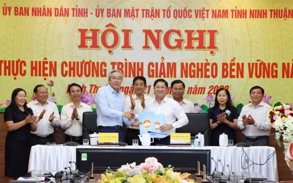 UBND tỉnh và Ủy ban MTTQ Việt Nam tỉnh Ninh Thuận: Ký kết chương trình giảm nghèo bền vững năm 2023