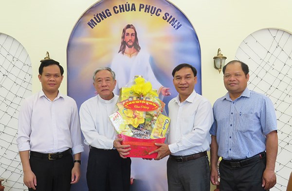 Phú Yên:Thăm, chúc mừng các chức sắc tôn giáo nhân dịp lễ Phục sinh