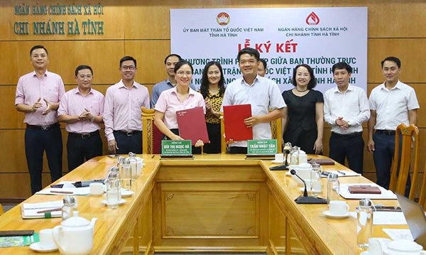 Ban Thường trực Uỷ ban MTTQ tỉnh Hà Tĩnh và Ngân hàng CSXH tỉnh ký kết chương trình phối hợp