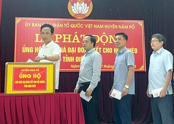 Huyện Nậm Pồ phát động ủng hộ làm nhà Đại đoàn kết cho hộ nghèo