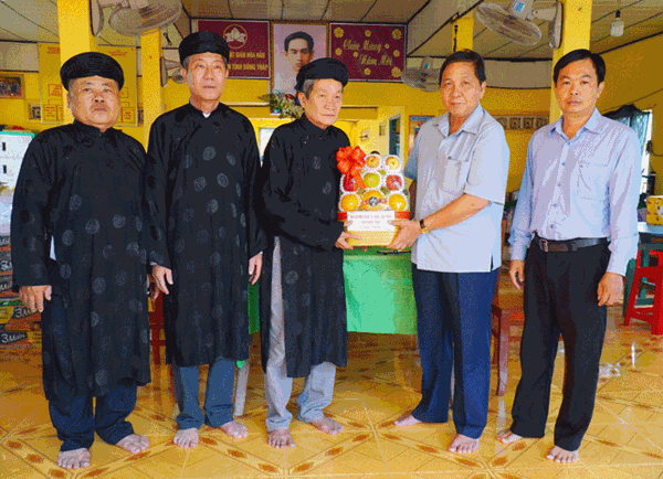 Ủy ban MTTQ tỉnh Đồng Tháp thăm, chúc mừng Đại lễ kỷ niệm 84 nămNgày Khai sáng đạo Phật giáo Hòa Hảo