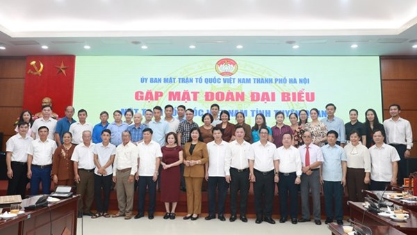 Đoàn đại biểu chức sắc dân tộc, tôn giáo tỉnh Tuyên Quang thăm Thủ đô Hà Nội