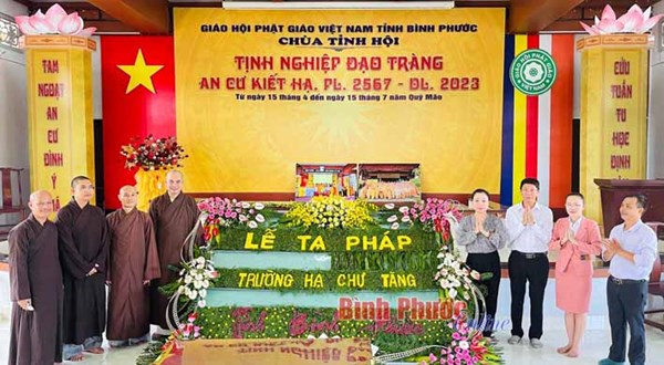 Ủy ban MTTQ tỉnh Bình Phước thăm, chúc mừng đại lễ Vu lan