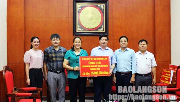 Lạng Sơn: Tiếp nhận 60 triệu đồng ủng hộ xây dựng nhà đại đoàn kết cho hộ nghèo tỉnh Điện Biên