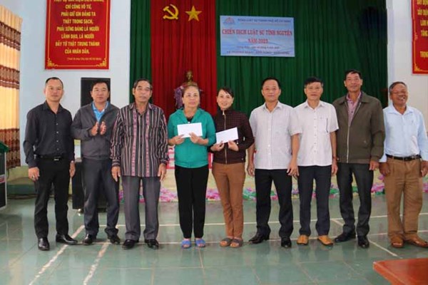Ủy ban MTTQ tỉnh Đắk Nông thăm hỏi, hỗ trợ người dân bị ảnh hưởng bởi thiên tai