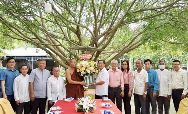 Ủy ban MTTQ Việt Nam tỉnh An Giang chúc mừng lễ Sene Dolta