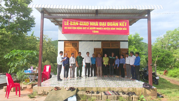 Bình Thuận: Bàn giao 7 căn nhà Đại đoàn kết cho hộ nghèo năm 2023