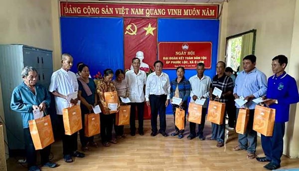 Chủ tịch UBMTTQVN tỉnh An Giang Nguyễn Tiếc Hùng dự Ngày hội Đại đoàn kết trong vùng Khmer