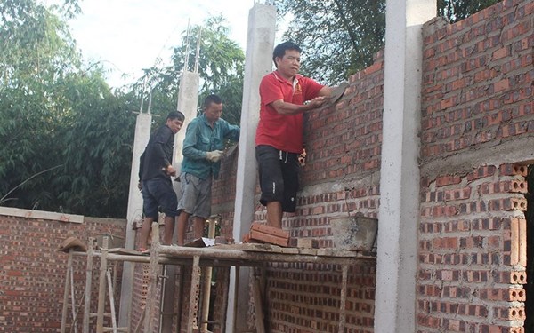 Đẩy nhanh tiến độ hoàn thiện xây nhà Đại đoàn kết tại Điện Biên