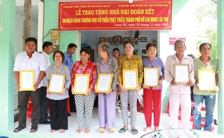 MTTQ các cấp huyện Long Hồ huy động sức dân để chăm lo cho dân