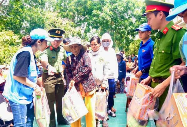 Ninh Thuận: Nhiều hoạt động chăm lo, giúp đỡ người nghèo dịp Tết