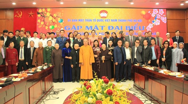 Ủy ban MTTQ thành phố Hà Nội gặp mặt nhân sỹ, trí thức, chức sắc tôn giáo 