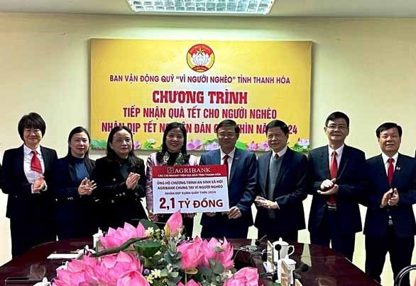 Ủy ban MTTQ tỉnh Thanh Hóa tiếp nhận quà cho người nghèo nhân dịp Tết Nguyên đán Giáp Thìn 2024