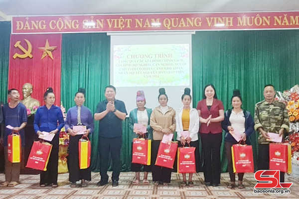 Sơn La: Tặng hơn 112.000 suất quà nhân dịp Tết Nguyên đán Giáp Thìn