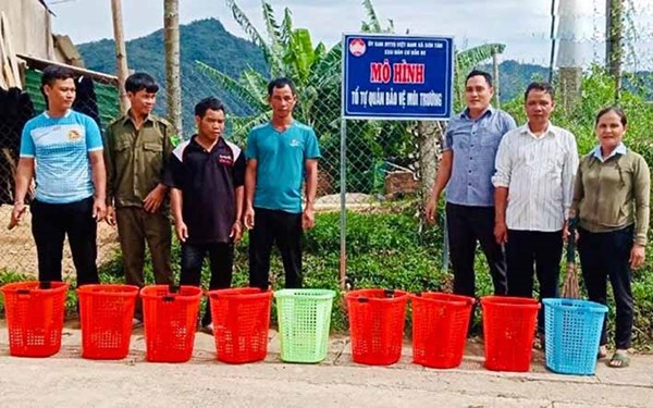 Ủy ban MTTQ Việt Nam xã Sơn Tân góp sức xây dựng quê hương