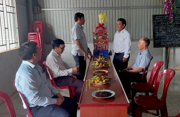 Lãnh đạo Ủy ban MTTQ Việt Nam tỉnh Gia Lai thăm và chúc mừng các cơ sở Công giáo và Tin lành nhân dịp lễ Phục sinh
