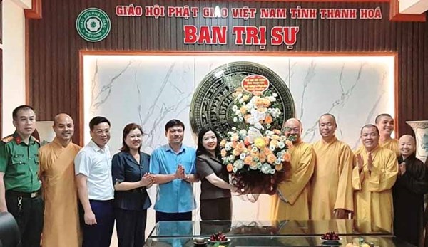 Trưởng Ban Dân vận Tỉnh ủy, Chủ tịch Ủy ban MTTQ tỉnh Thanh Hóa chúc mừng Đại lễ Phật đản 2024