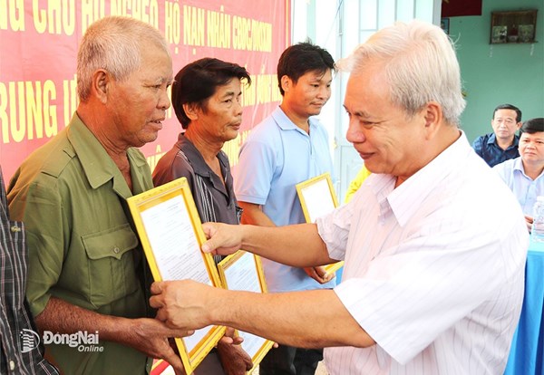 MTTQ huyện Định Quán kết nối lương - giáo xây dựng quê hương