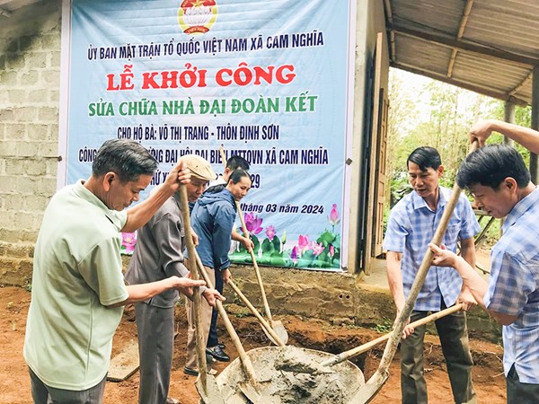 Mặt trận Tổ quốc huyện Cam Lộ quan tâm hỗ trợ người nghèo vươn lên