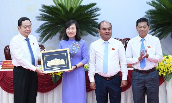 Chủ tịch Quốc hội Trần Thanh Mẫn dự khai mạc Kỳ họp thứ 15, Hội đồng nhân dân tỉnh Bình Phước
