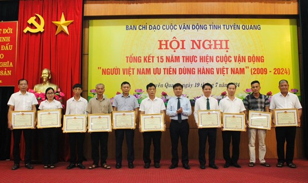 Ủy ban MTTQ tỉnh Tuyên Quang tổng kết 15 năm thực hiện Cuộc vận động “Người Việt Nam ưu tiên dùng hàng Việt Nam”