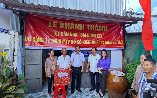 Cà Mau: Bàn giao hơn 100 căn nhà Đại đoàn kết cho hộ nghèo