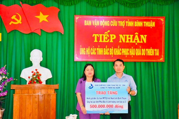 Ủy ban MTTQ tỉnh Bình Thuận tiếp nhận 600 triệu đồng ủng hộ đồng bào bị bão lũ