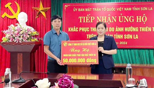 Ủy ban MTTQ tỉnh Sơn La tiếp nhận ủng hộ khắc phục thiệt hại do ảnh hưởng thiên tai của Công ty TNHH MTV Xổ số kiến thiết Sơn La.