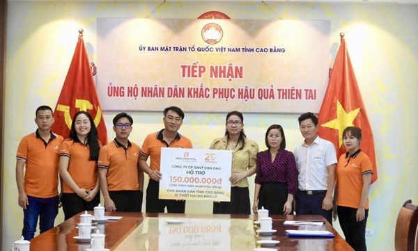 Ủy ban Mặt trận Tổ quốc tỉnh Cao Bằng tiếp nhận kinh phí hỗ trợ từ Công ty Cổ phần giao nhận vận tải Con Ong