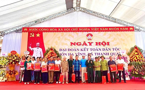 Thượng tướng Trịnh Văn Quyết dự Ngày hội Đại đoàn kết toàn dân tộc tại Hải Dương