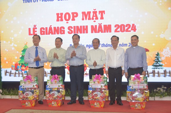 Bạc Liêu: Họp mặt Linh mục, Mục sư nhân dịp Lễ Giáng sinh năm 2024