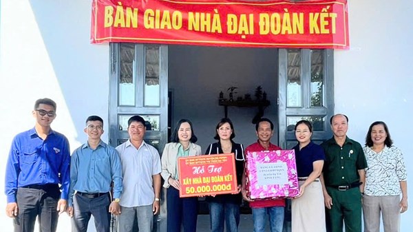 Đạ Huoai (Lâm Đồng): Bàn giao 7 căn nhà đại đoàn kết cho các gia đình có hoàn cảnh khó khăn