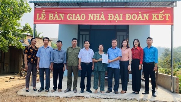 Ủy ban MTTQ Việt Nam tỉnh Lâm Đồng phân bổ trên 4,2 tỷ đồng xây dựng 85 căn nhà cho hộ nghèo