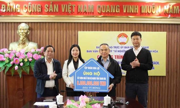 Ủy ban MTTQ tỉnh Thanh Hóa tiếp nhận kinh phí hỗ trợ xây dựng nhà ở cho hộ nghèo, gia đình chính sách, hộ còn khó khăn về nhà ở