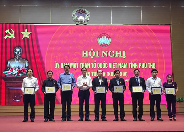 Phú Thọ: 225 cá nhân nhận Kỷ niệm chương ‘Vì sự nghiệp đại đoàn kết dân tộc’ năm 2019