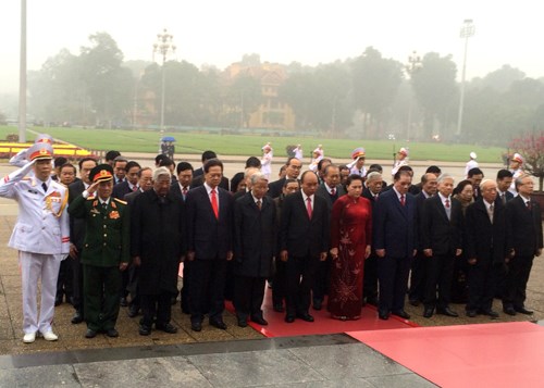 Lãnh đạo Đảng, Nhà nước, MTTQ Việt Nam vào Lăng viếng Chủ tịch Hồ Chí Minh